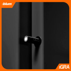 Blum Tip-On Con Ajuste Para Puerta Negro Corto